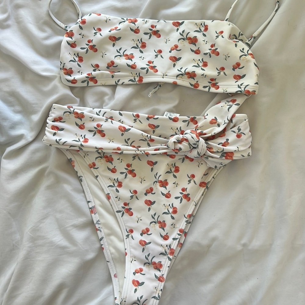 Abercrombie peach swim set